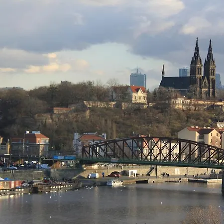 Andel Vltava' Spirit - Smichov Apartment